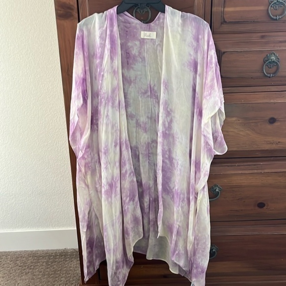 RIAH Fashion Tie-Dyed One Size Kimona!